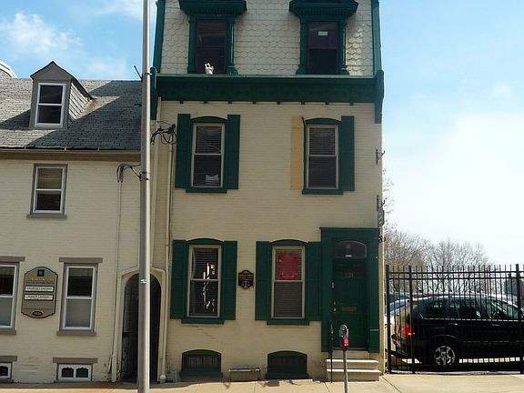 2nd image of 1324 N King St