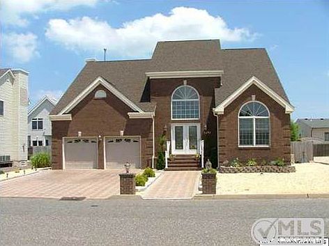 1st image of 3279 Churchill Dr