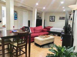 24-21 Crescent St #1R, Astoria, NY 11102