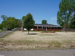 303 N Valley Rd, Searcy, AR 72143