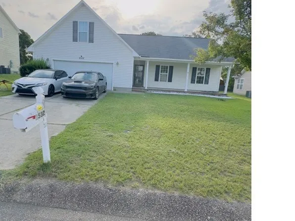 2532 Crumpler Dr, Hope Mills, NC 28348