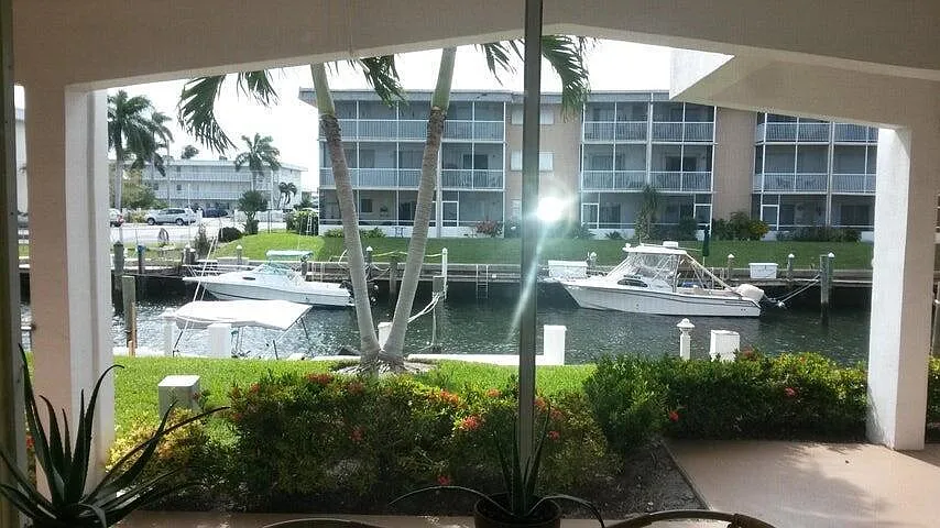 Shore Club — Photo 1