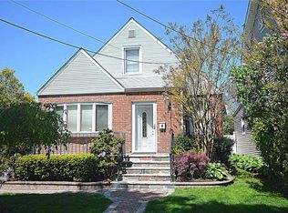 36 Emerson Pl, Valley Stream, NY 11580