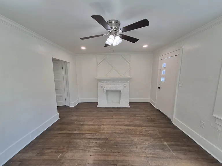 2327 NW 21st St — Photo 3