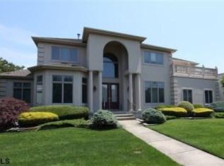 617 N Barclay Ave, Margate, NJ 08402