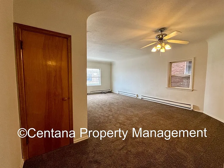 115 E Broadway — Photo 13