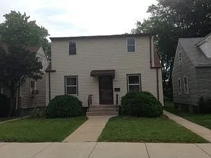 12247 S May St photo 1