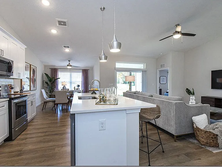 Riverwood Apartments — Photo 12