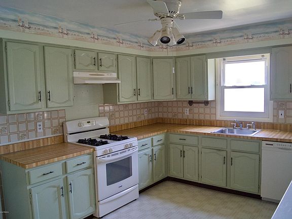 5th image of 85 Brussels Ct