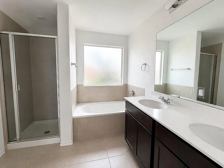 8109 Copper Prairie Bnd — Photo 32