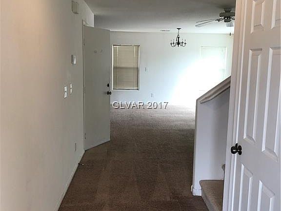 3rd image of 194 Gilliflower Ave #0