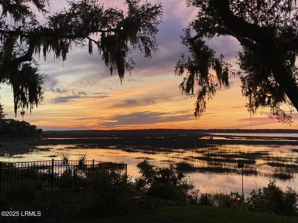 2102 Wilson Dr, Beaufort, SC 29902