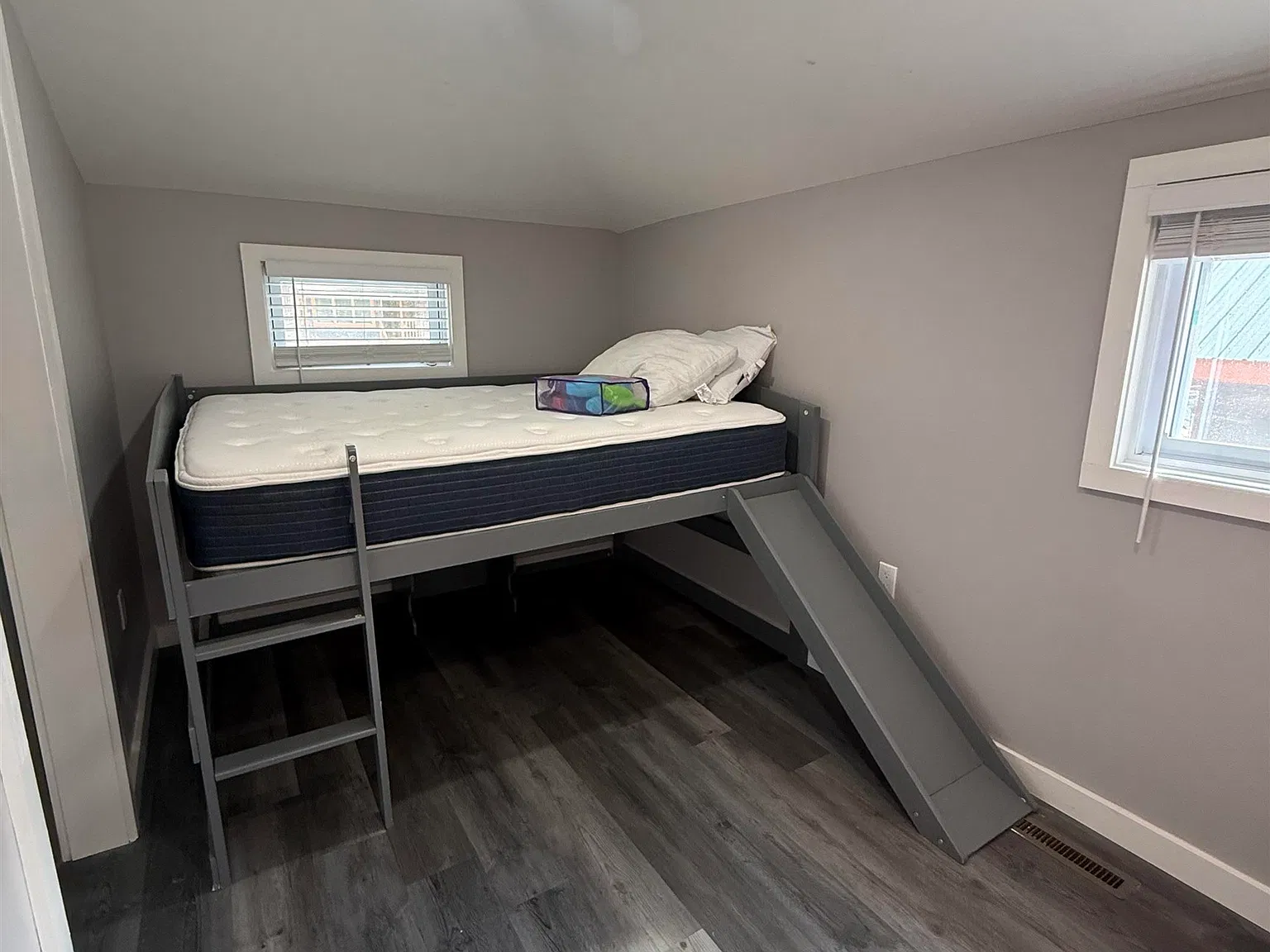 3 bed, 2.0 bath, 2328 sqft, $2,900 — Photo 4