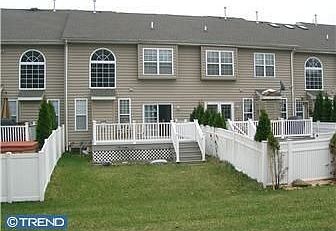 1st image of 70 Brecknock Ct