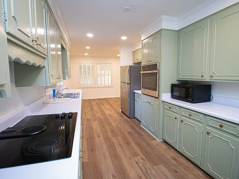 1110 Slann Dr — Photo 3
