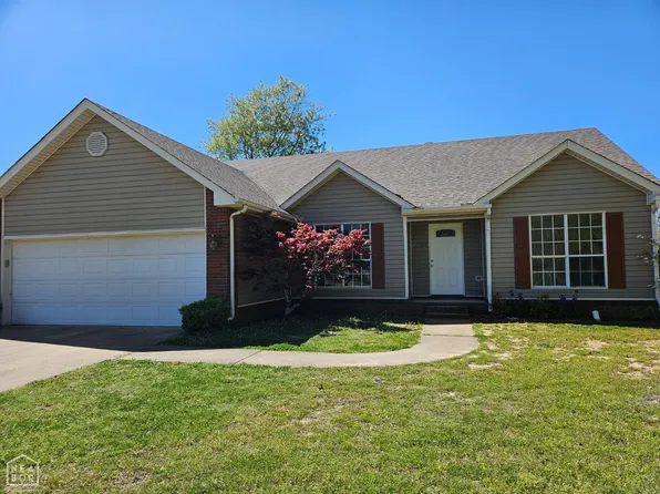 211 Hunters Ridge Dr, Jonesboro, AR 72404
