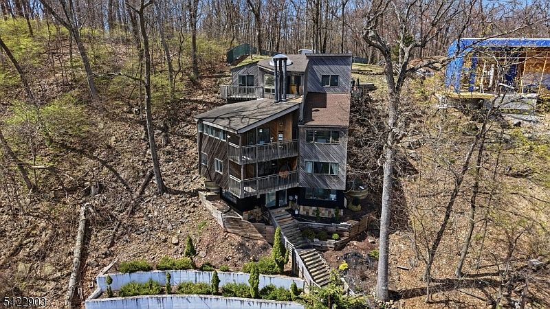 2nd image of 36 Mountainside Park Ter