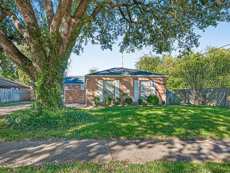 13702 Ella Lee Ln — Photo 2