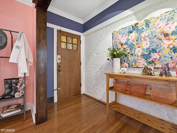 4th image of 3745 N Pine Grove Ave #3