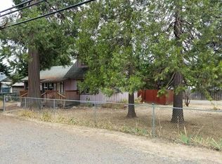304 S Caves Ave, Cave Junction, OR 97523
