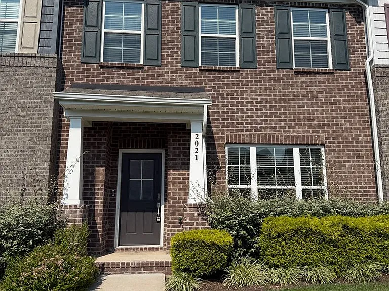 2021 Hardwick Pvt Ln — Photo 1