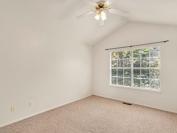 5th image of 1479 N Gregg Ave
