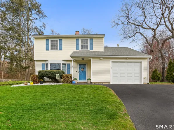 40 Sullivan Place, Bridgeport, CT 06610