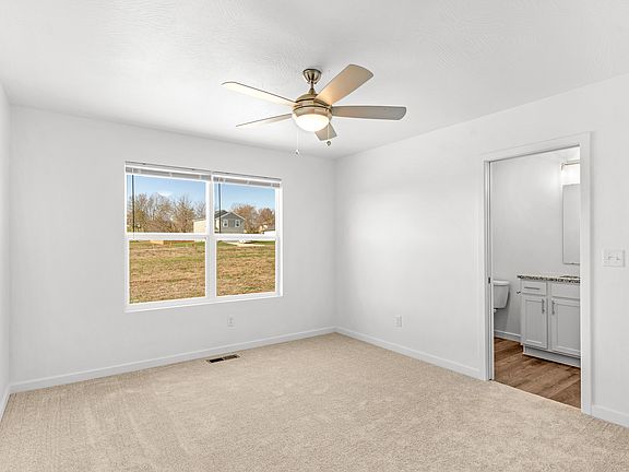 4th image of 813 Lambert Cir