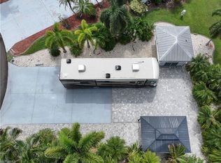 10095 Parkwood DR, FORT MYERS, FL 33905