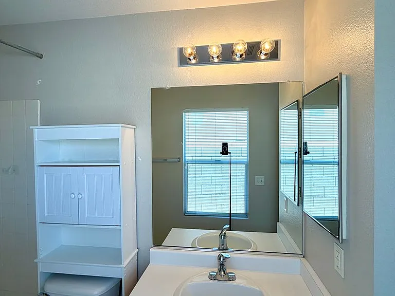 5712 Viberti Ct — Photo 20