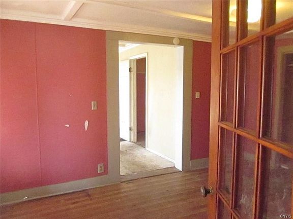 5th image of 920 Pickering St