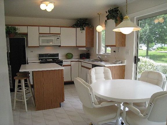 4th image of 4282 Larkspur Ln