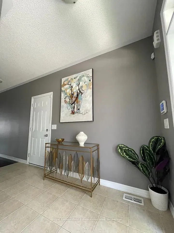 4 bed, $3,500 — Photo 3