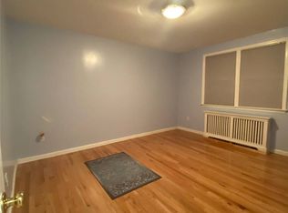 141-16 256th St #2, Rosedale, NY 11422