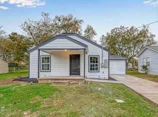 607 N Mechanic St, Weimar, TX 78962