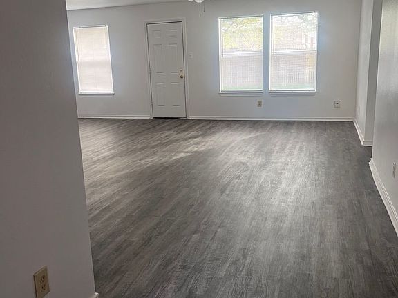 5th image of 3705 Devonaire Dr