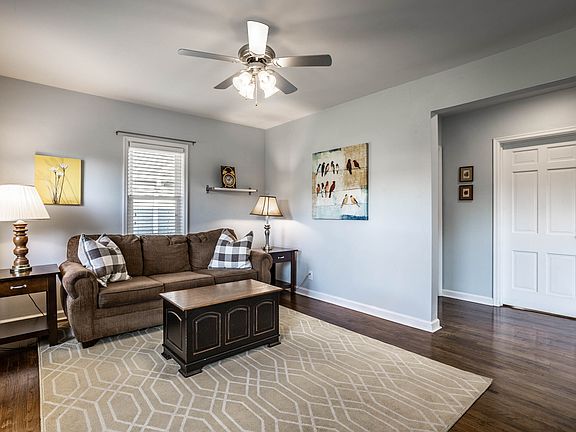 5th image of 5219 N College Ave APT 706