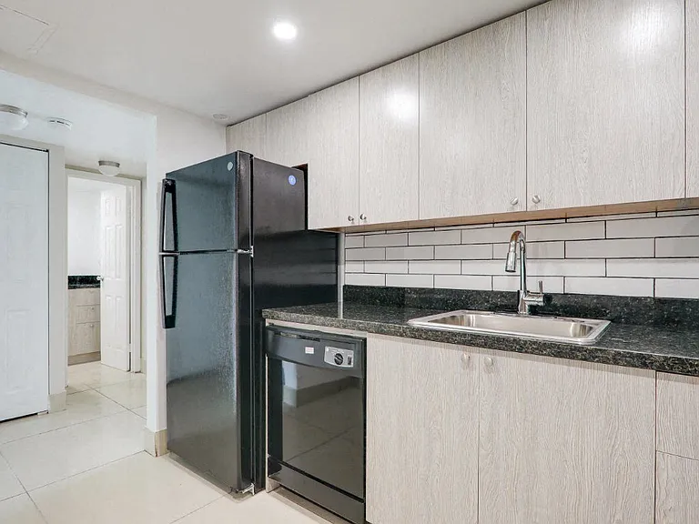 Windward Vista — Photo 16
