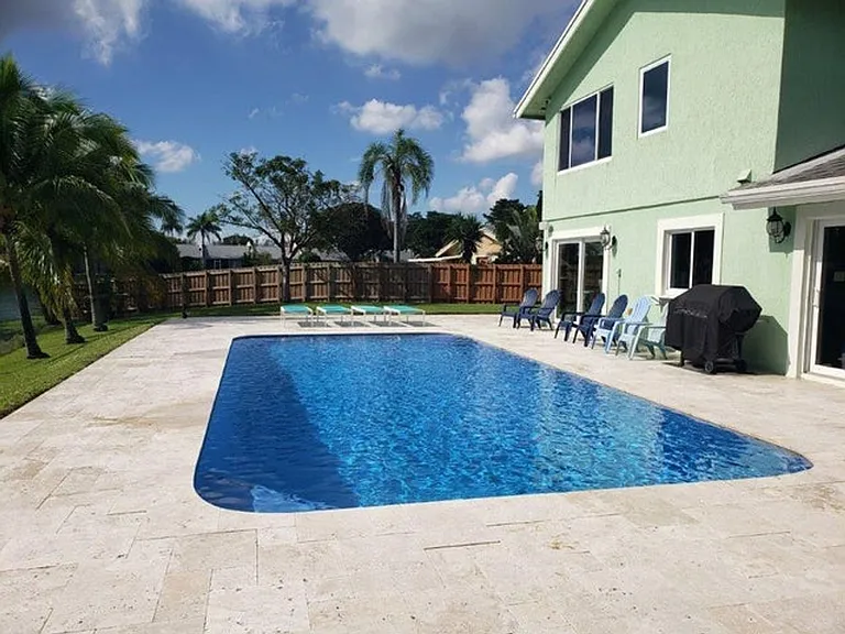 801 NW 49th Way — Photo 1