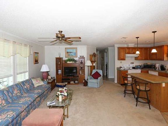 4th image of 447 Plover Dr