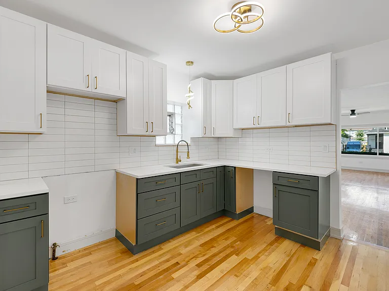 10205 S Yale Ave — Photo 22