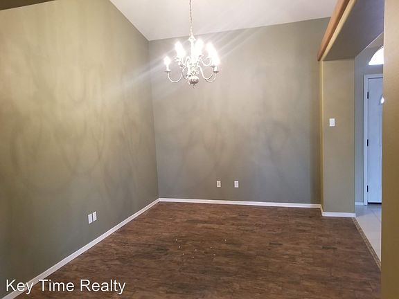 5th image of 2092 E Crystal Dr