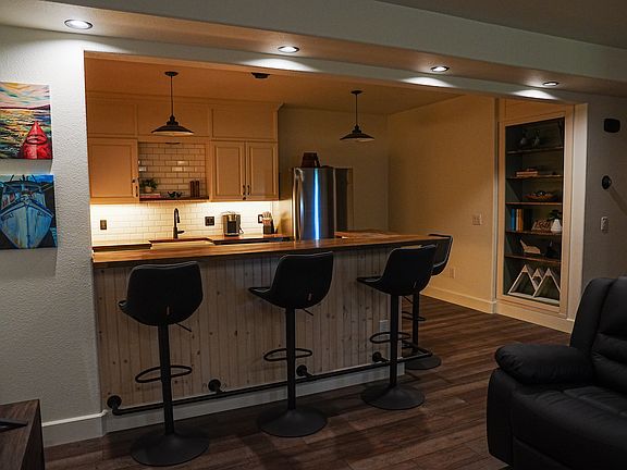 2nd image of 591 Mountvista Dr #1B