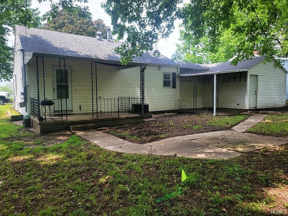 2nd image of 900 Front St