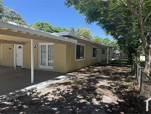 5 bed, 1821 sqft, $3,500 — Photo 2