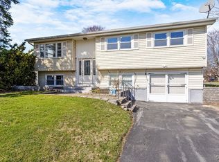 4133 Birchwood Dr S, Liverpool, NY 13090