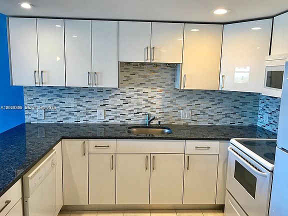 3rd image of 13155 Ixora Ct APT 907