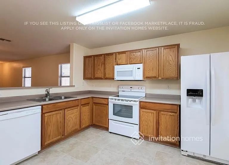 2282 E Meadow Chase Dr — Photo 9