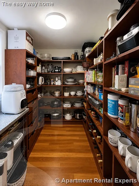 2 bed, 900 sqft, $3,900 — Photo 4