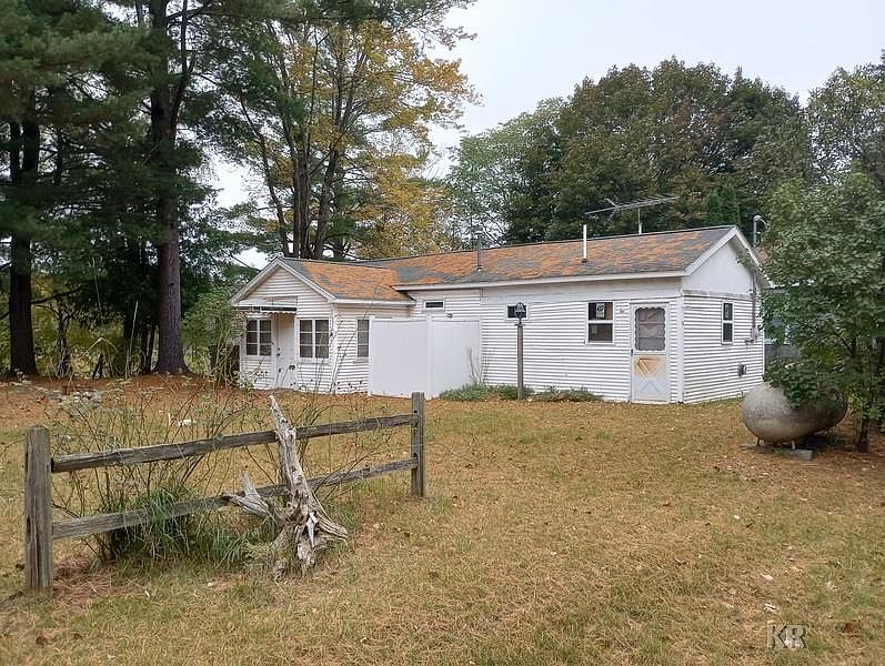 75 Lakeview Dr, Gladwin, MI 48624 Zillow